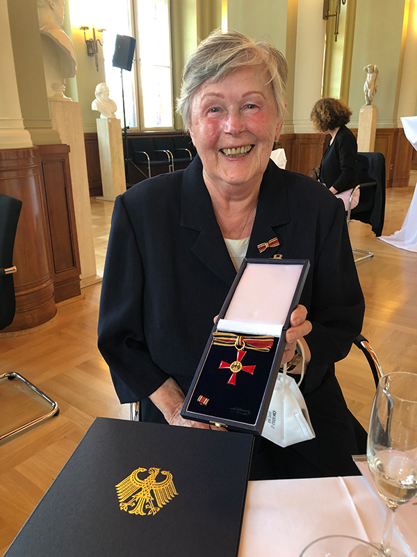 Bundesverdienstkreuz für unser Ehrenmitglied Ingrid Pepperle